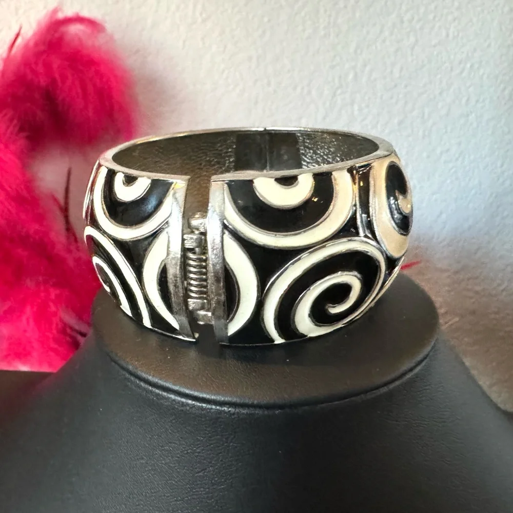 Black and White Swirl Clamper Bracelet